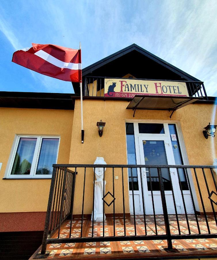 Family Hotel Daugavpils Exterior foto